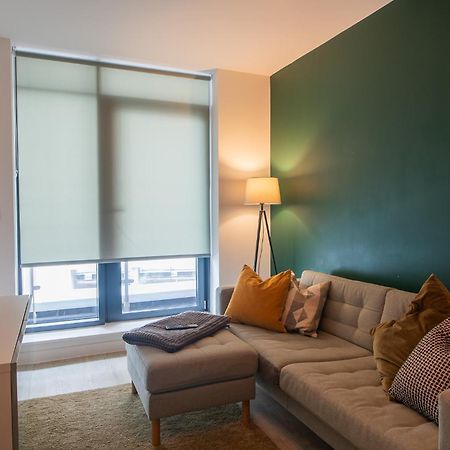 Modern And Spacious Apartment In Salford Quays Manchester Eksteriør billede